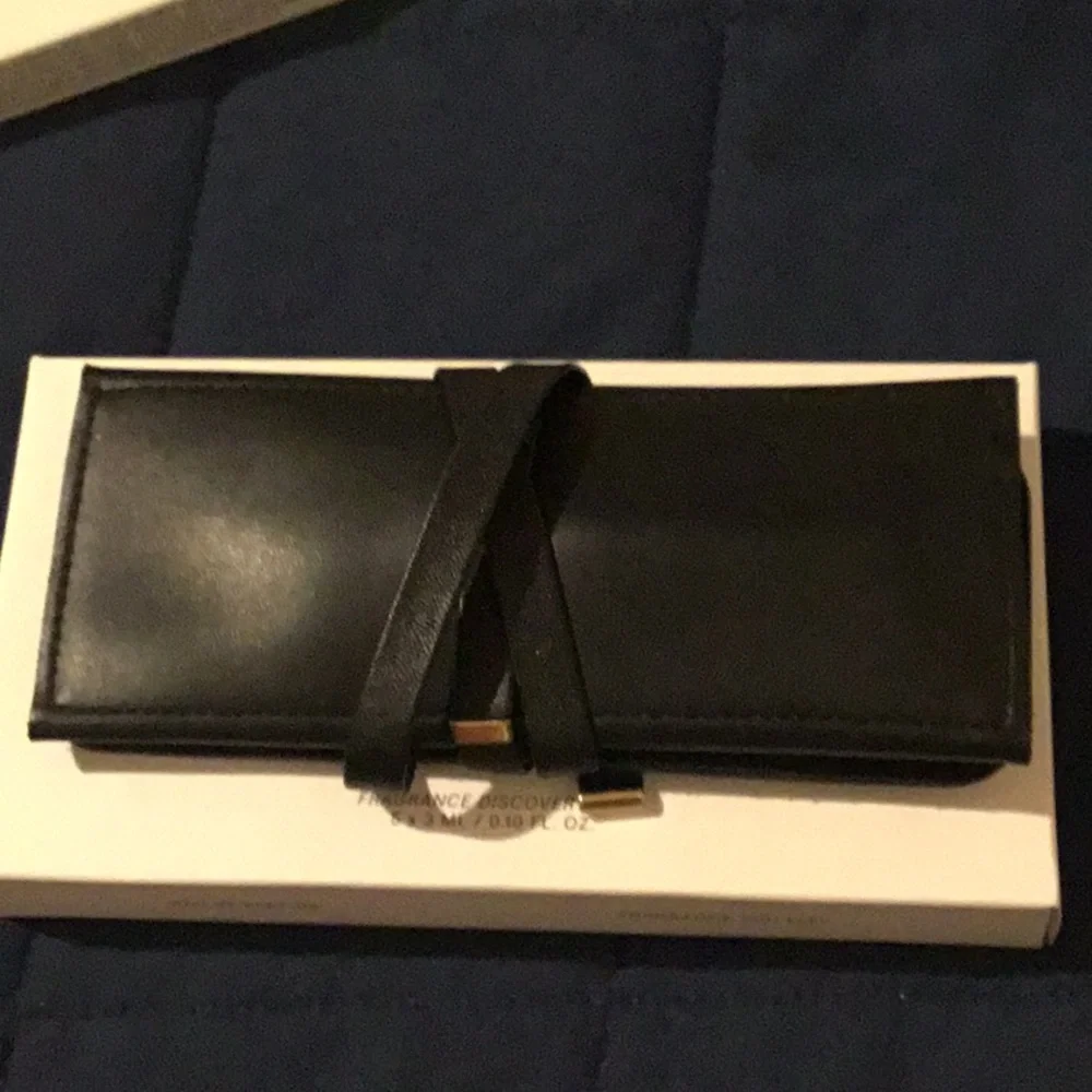 Yves Saint Laurent Black Limited Edition Makeup Brushes & Roll Bag Holder - Picture 2 of 10